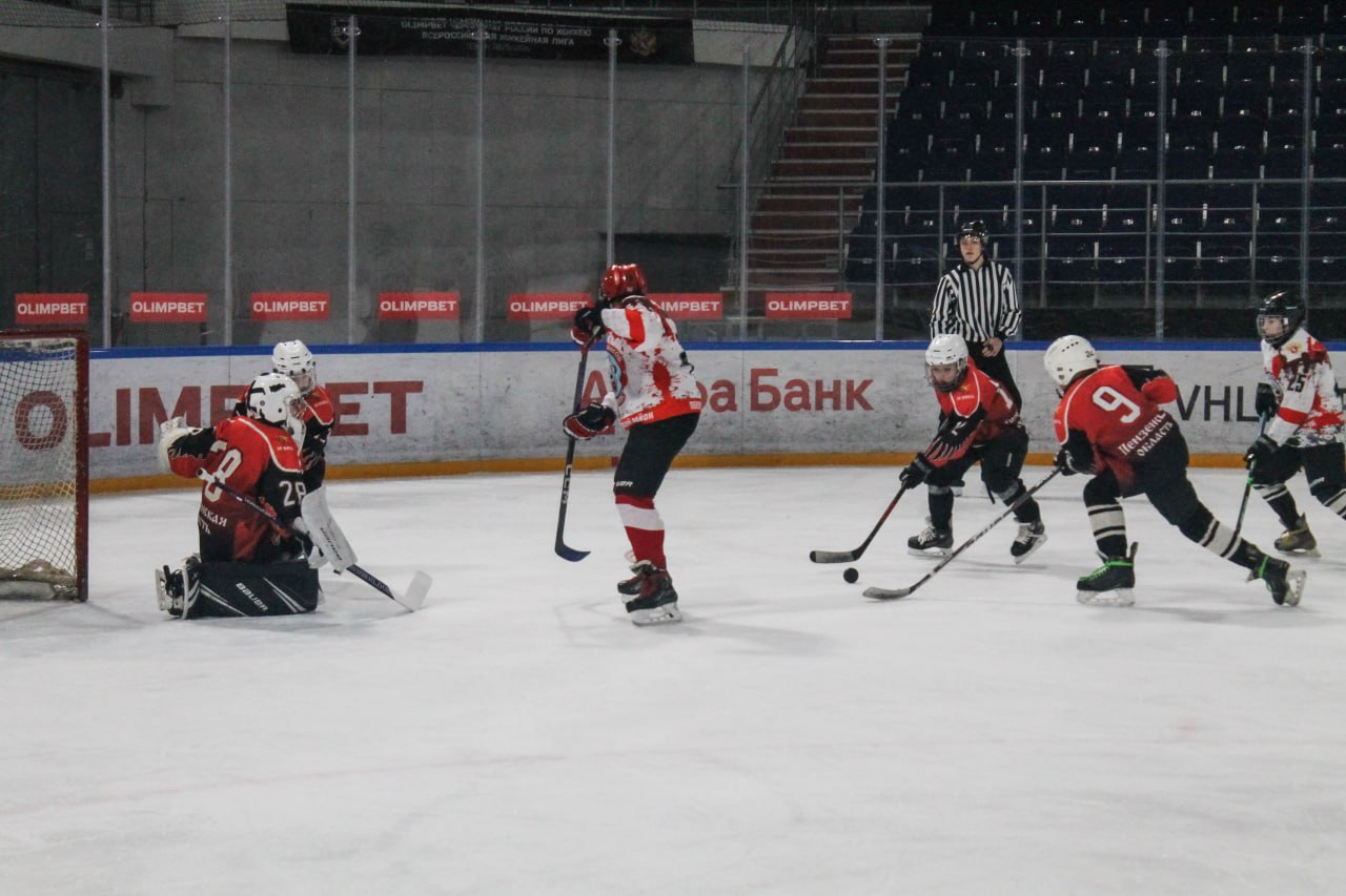 12 и 14 января в СЗК «Дизель-арена» состоялись финальные игры регионального этапа всероссийских соревнований юных хоккеистов «Золотая шайба» сезона 2025-2026 года.